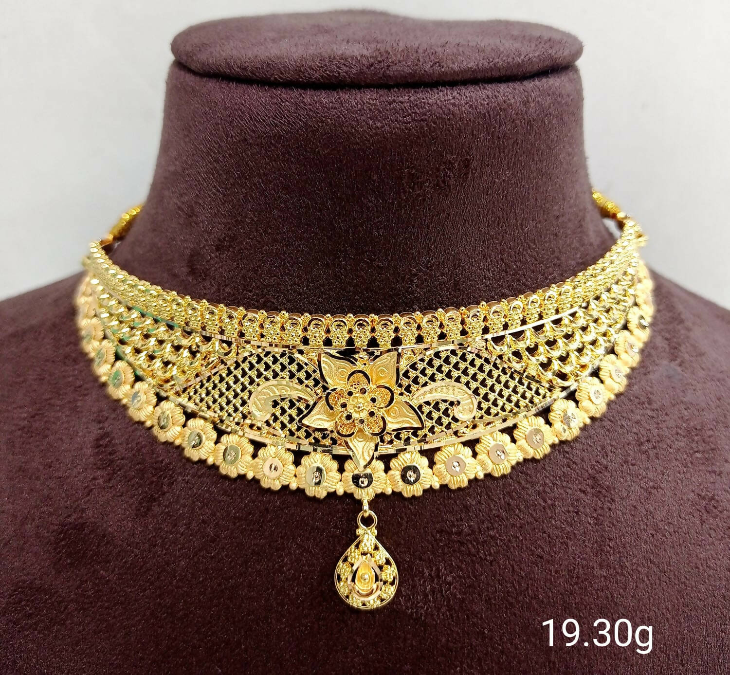 Gold Choker Sarafa Bazar India