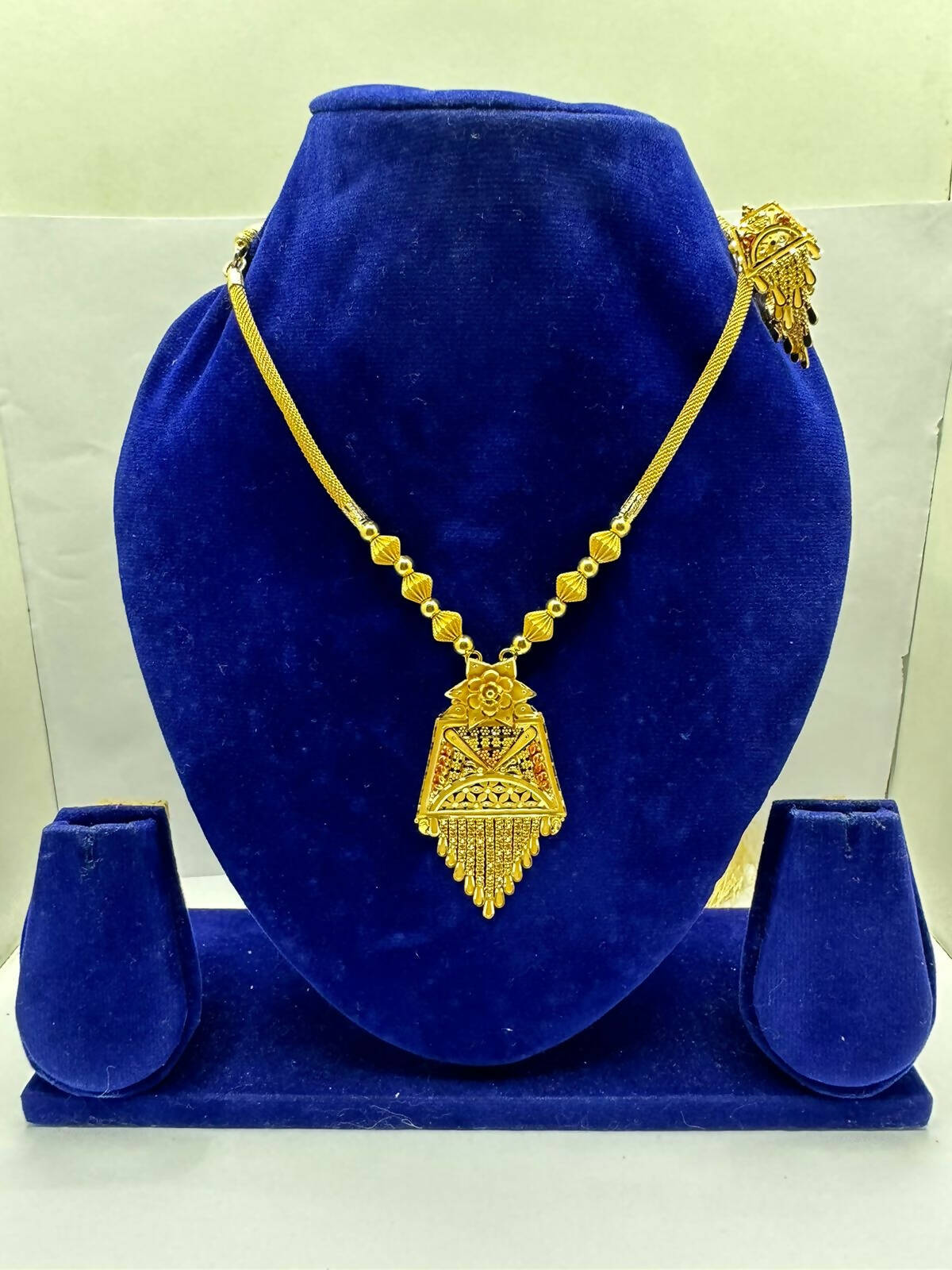 Gold Necklace Sarafa Bazar India