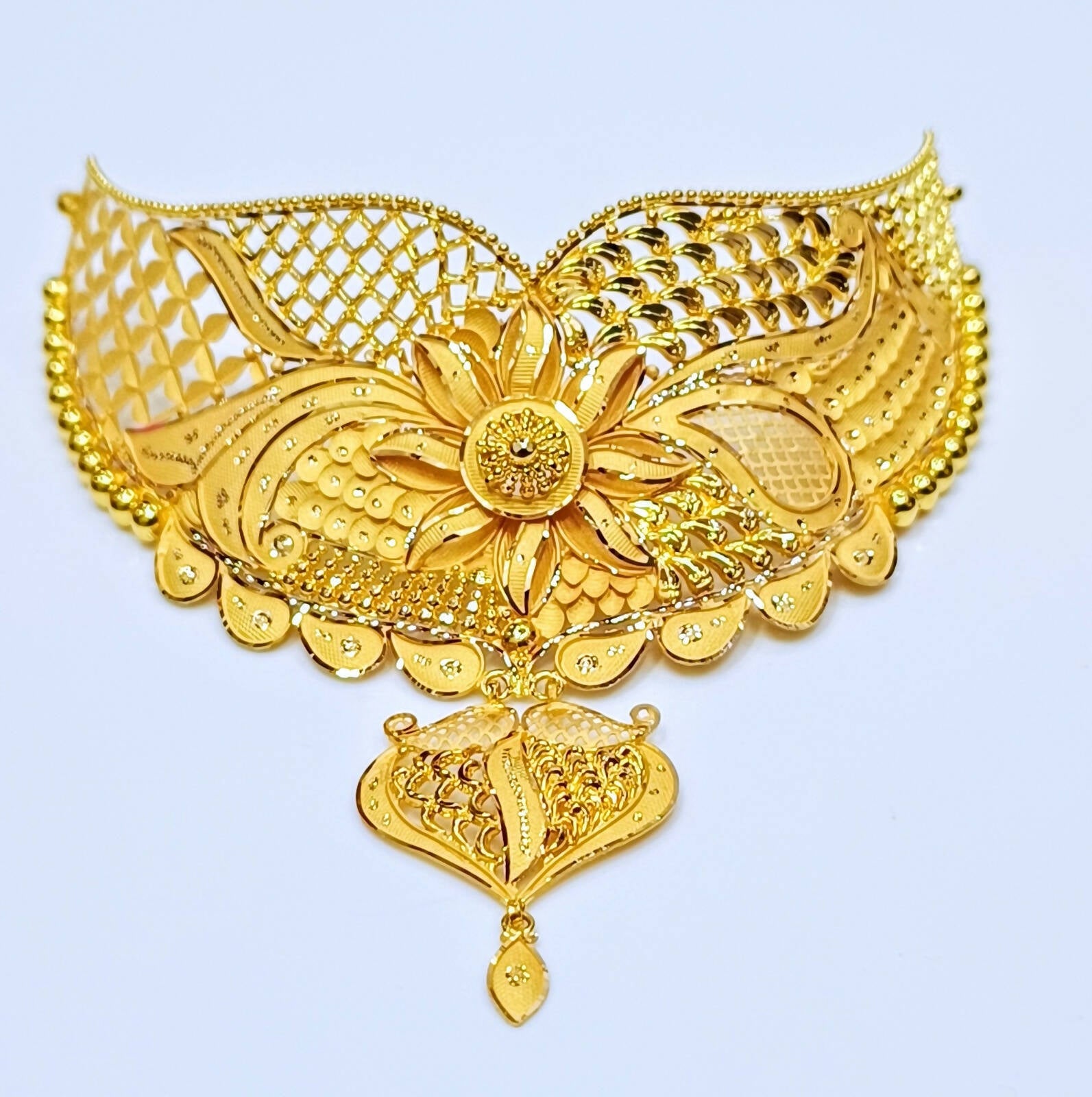 Gold Choker Sarafa Bazar India