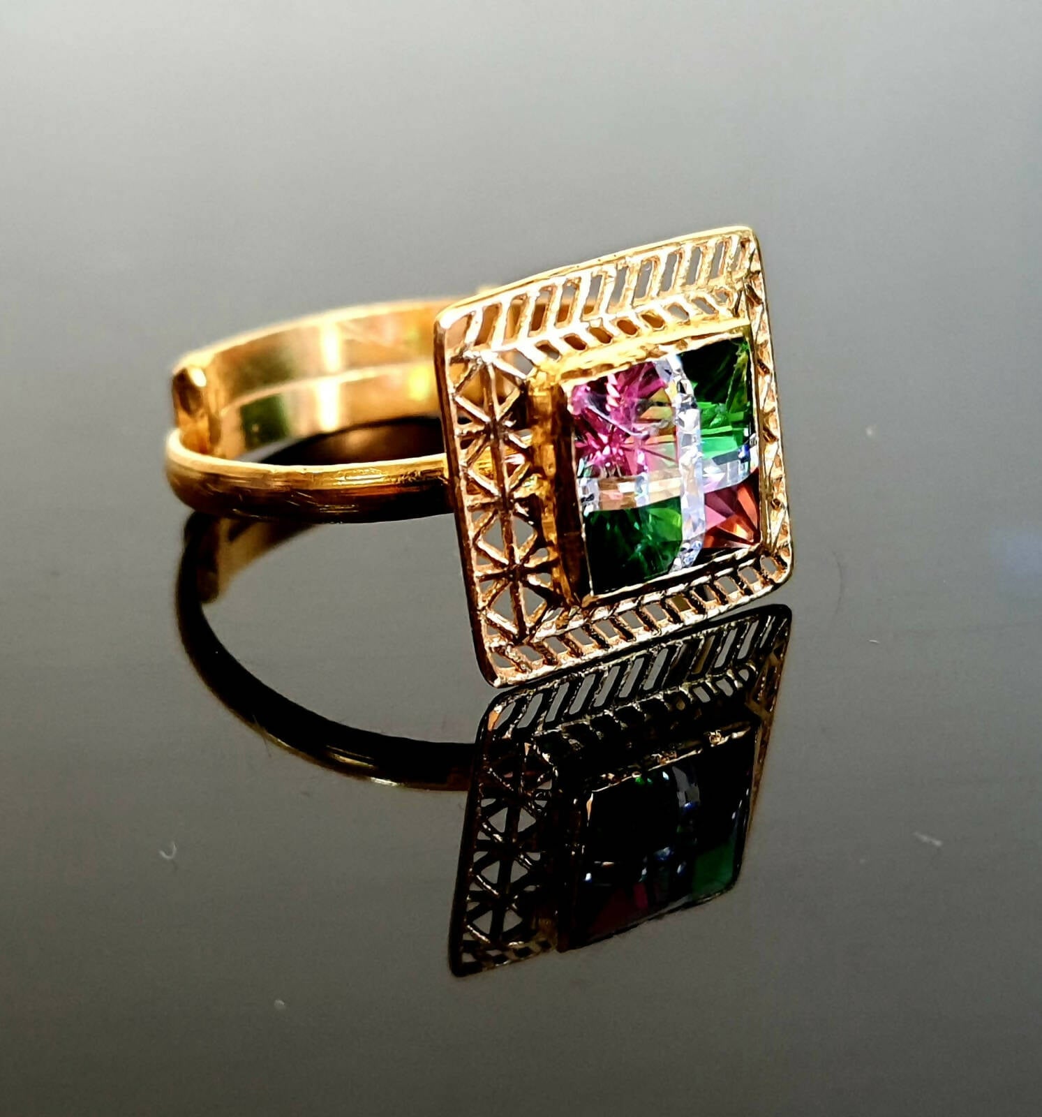 Light Weight Gold Stone Ring Sarafa Bazar India