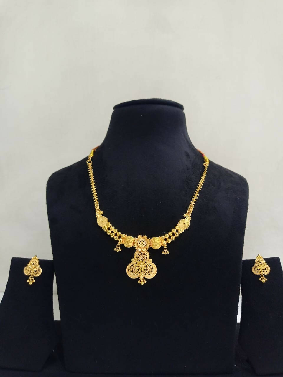 Gold Necklace Sarafa Bazar India