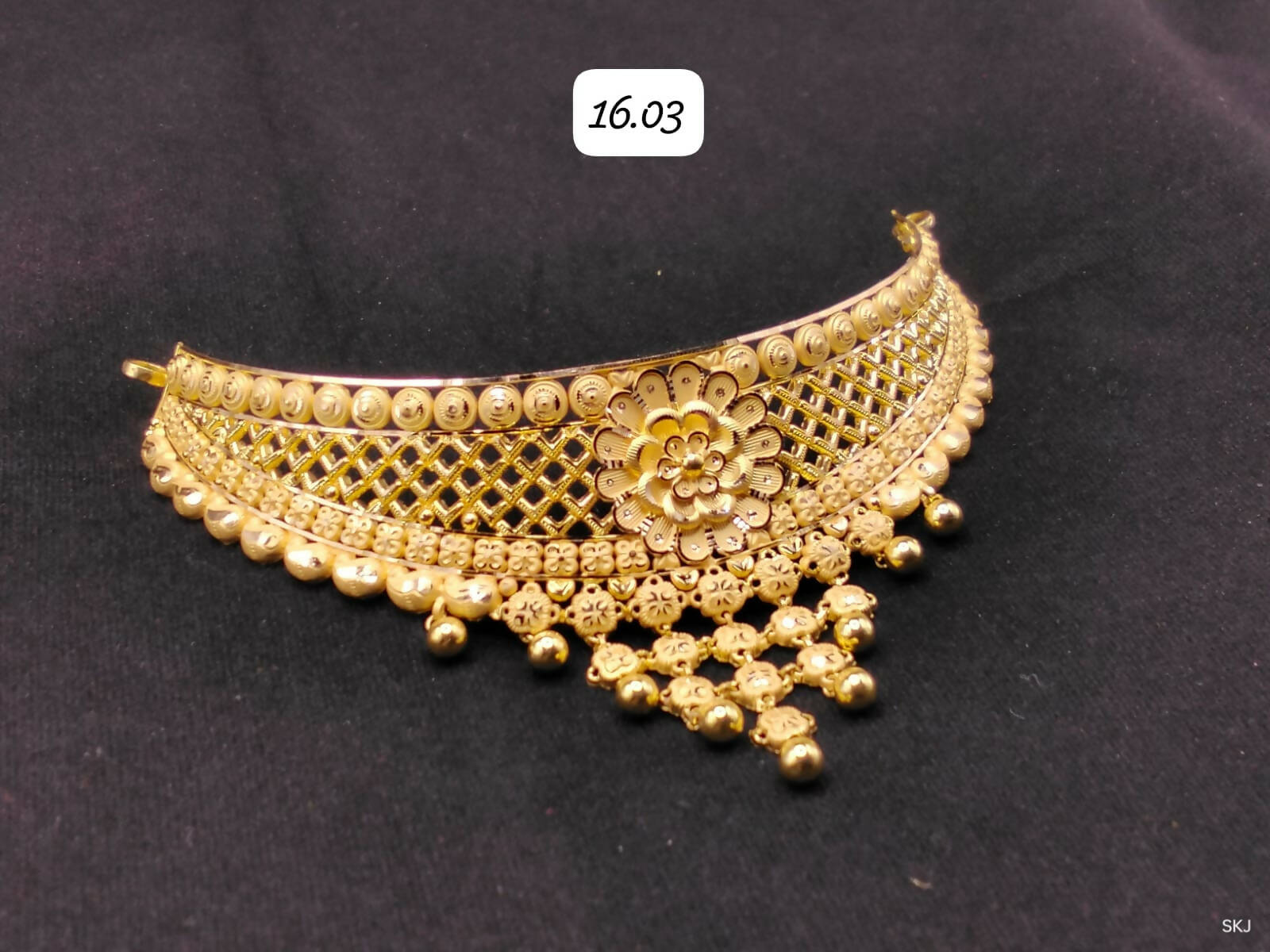 Gold Choker Sarafa Bazar India