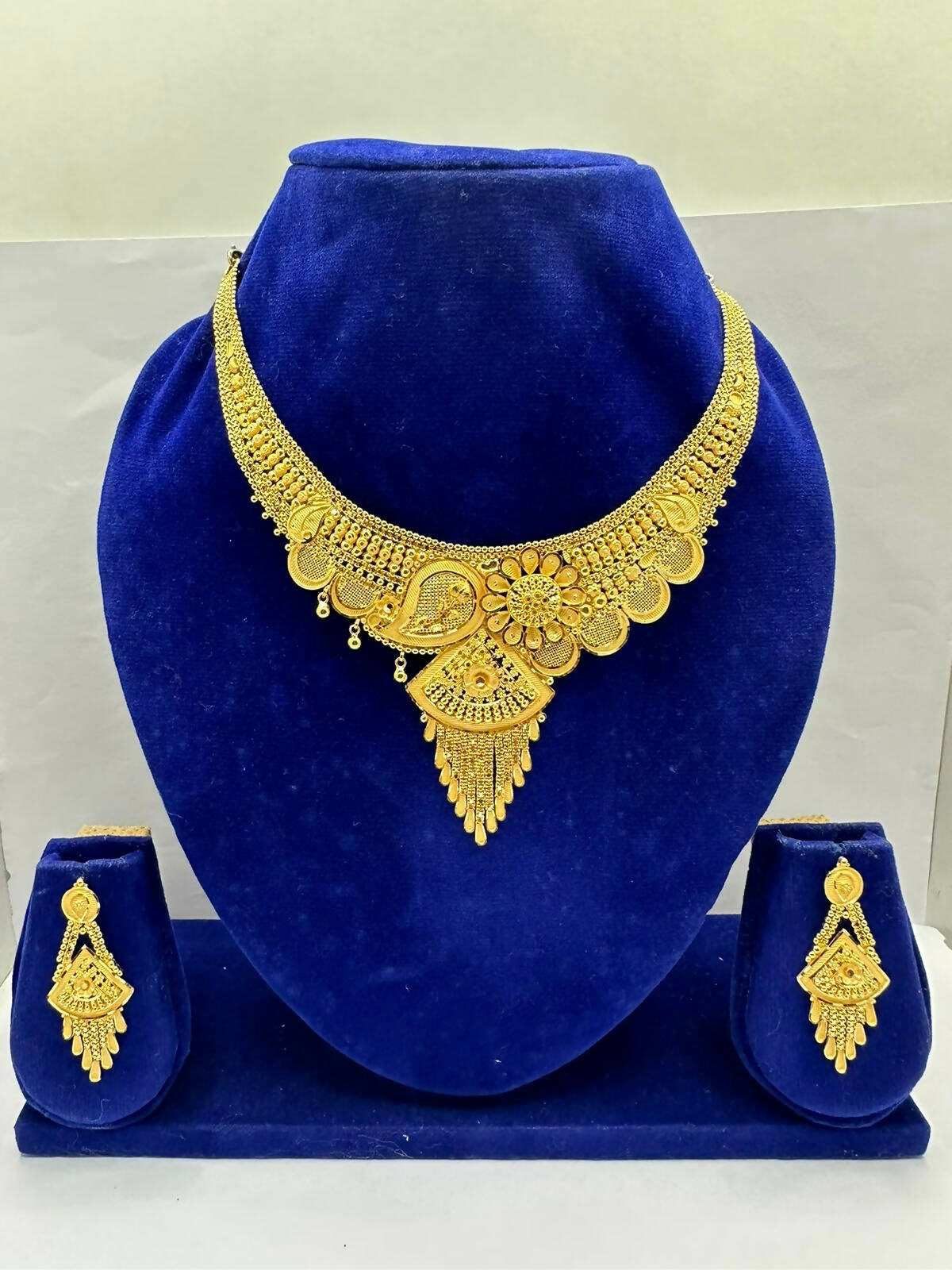 Gold Necklace Sarafa Bazar India