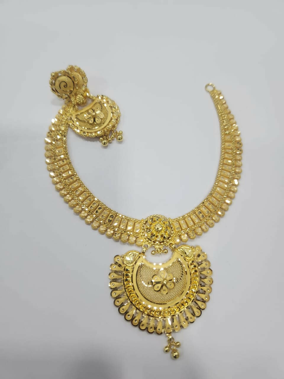 Gold Necklace Sarafa Bazar India