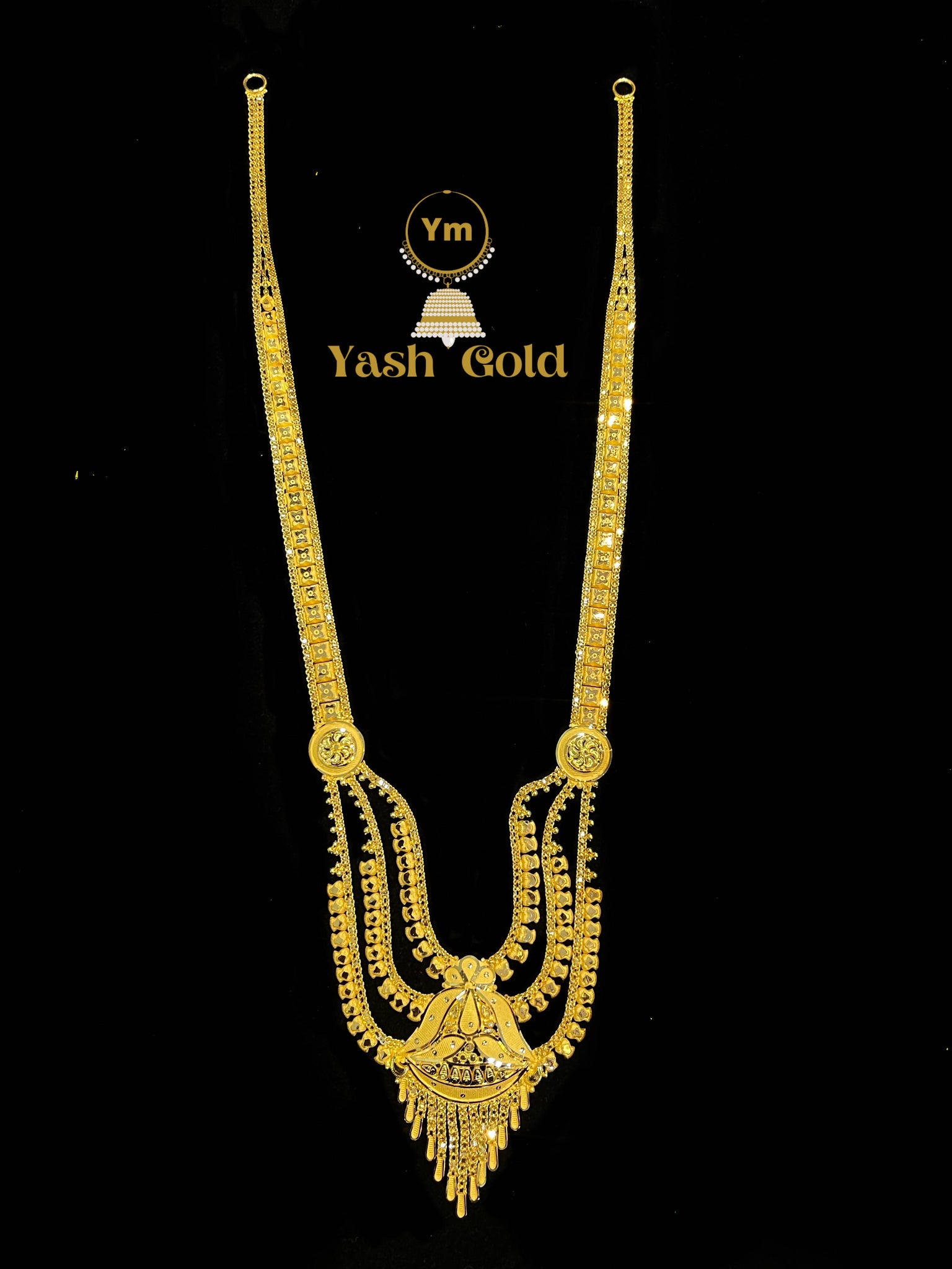 Gold necklace Sarafa Bazar India