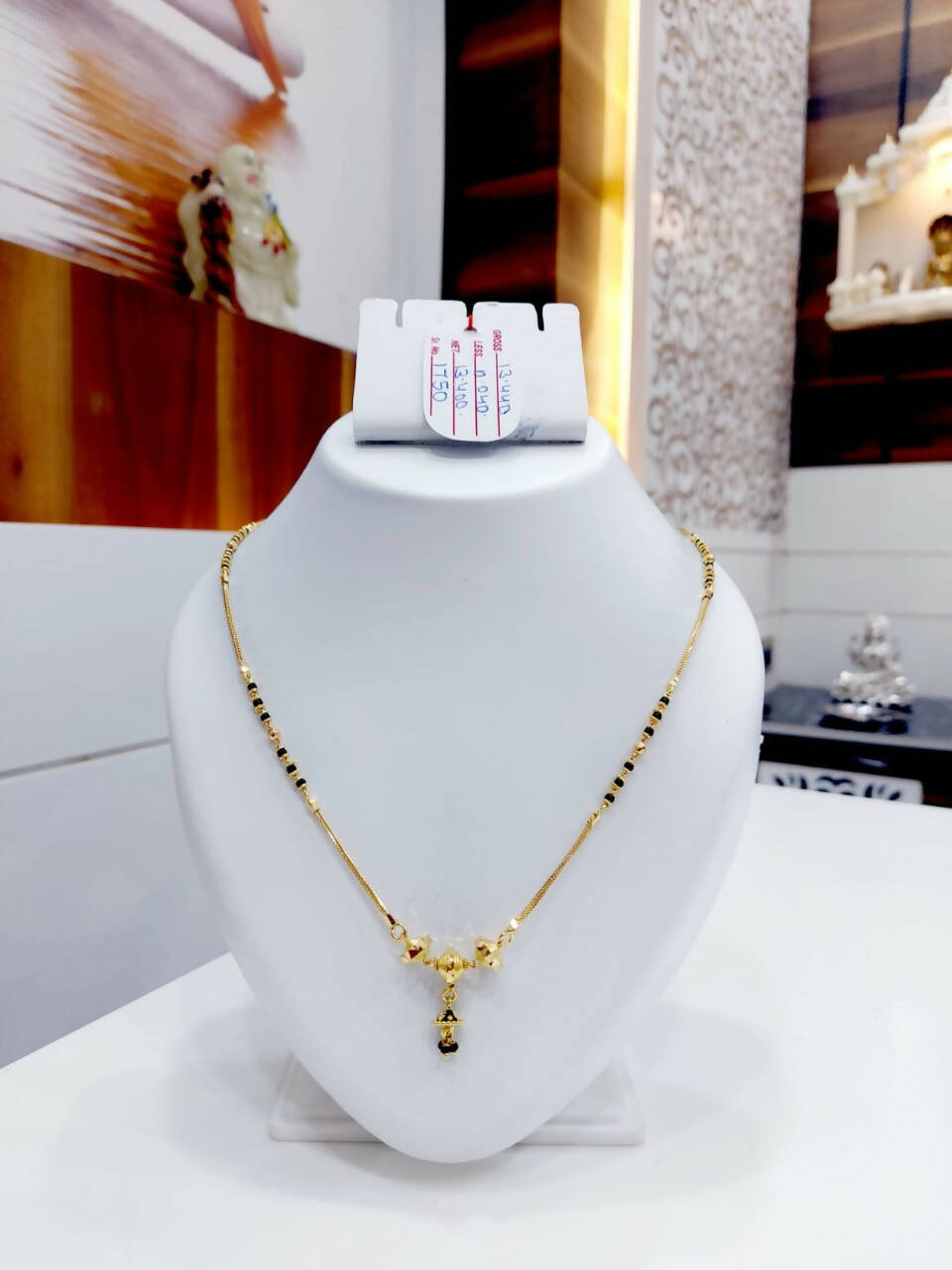 Gold Mangalsutra Sarafa Bazar India