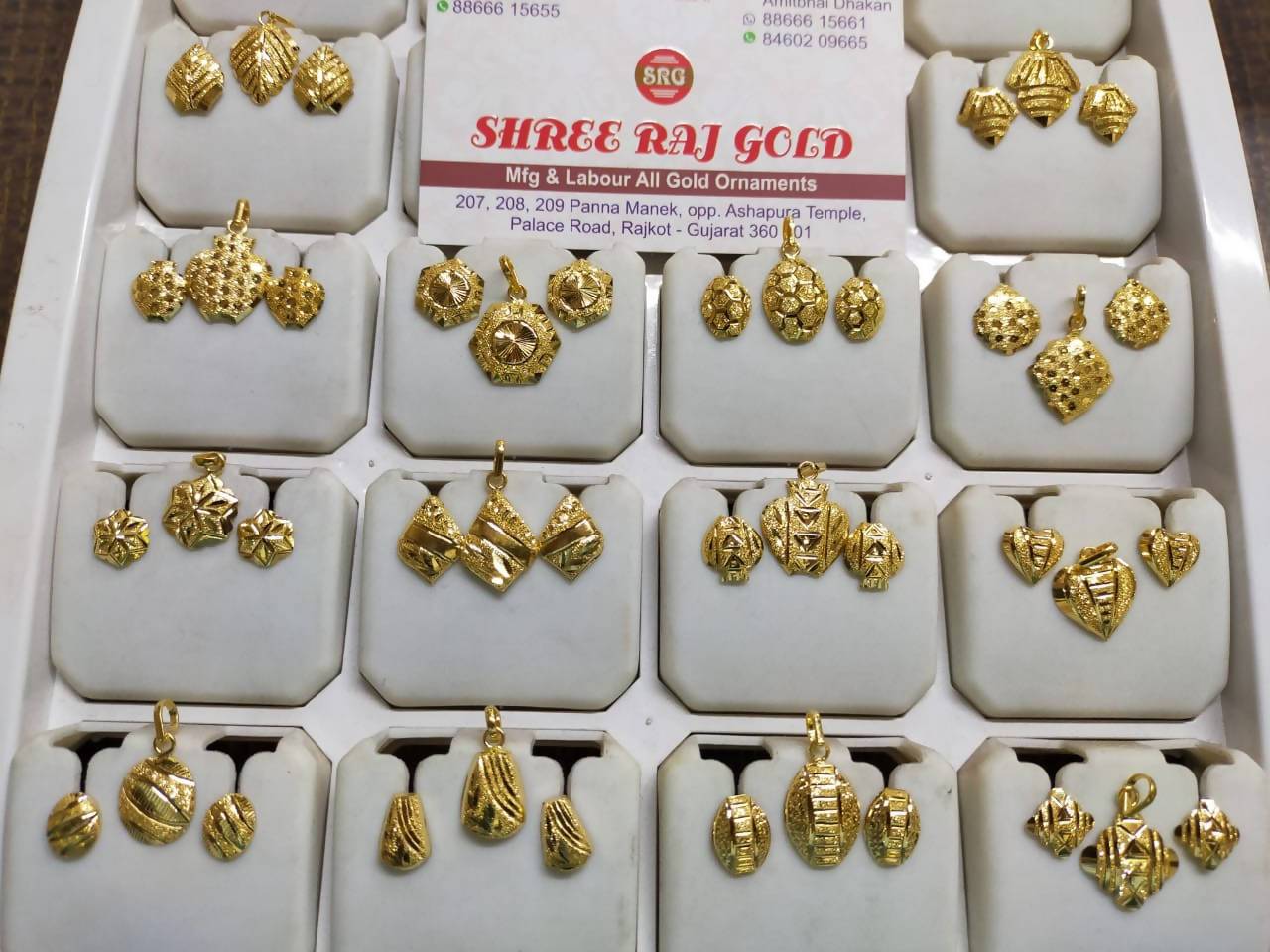 Rajkot Plain Gold Pendant Set Sarafa Bazar