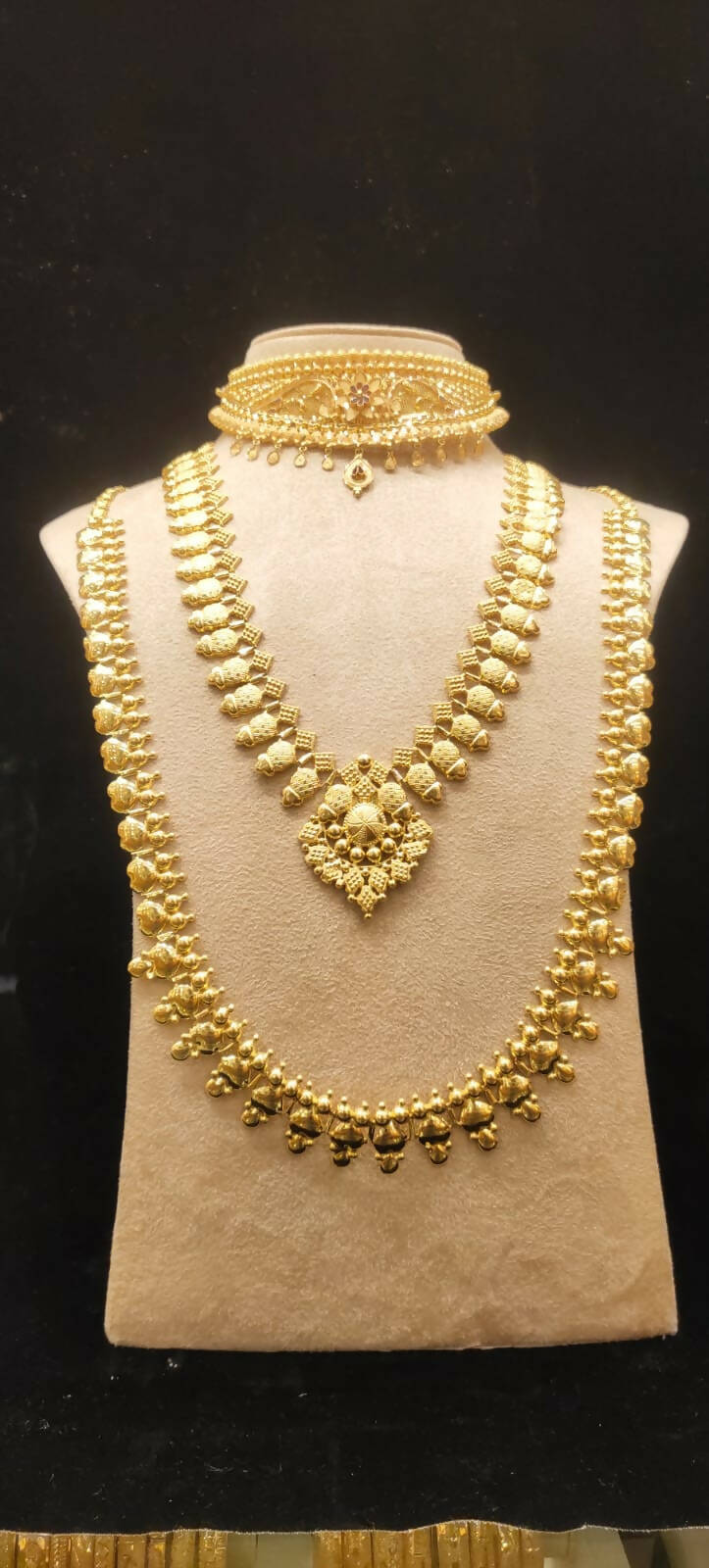 Gold Necklace, Choker & Long Set Sarafa Bazar India