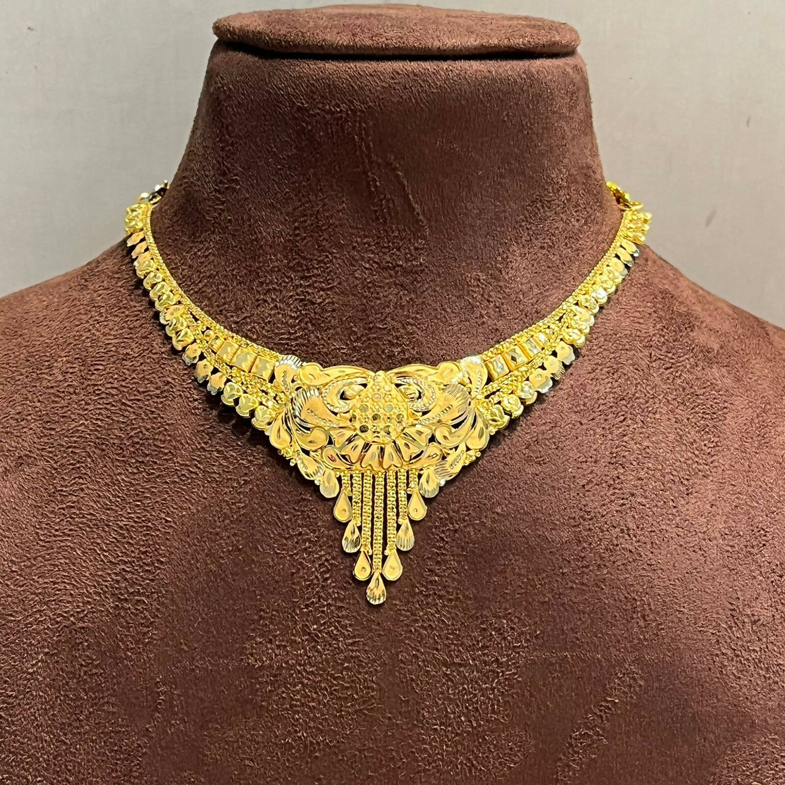 Gold Necklace Sarafa Bazar India