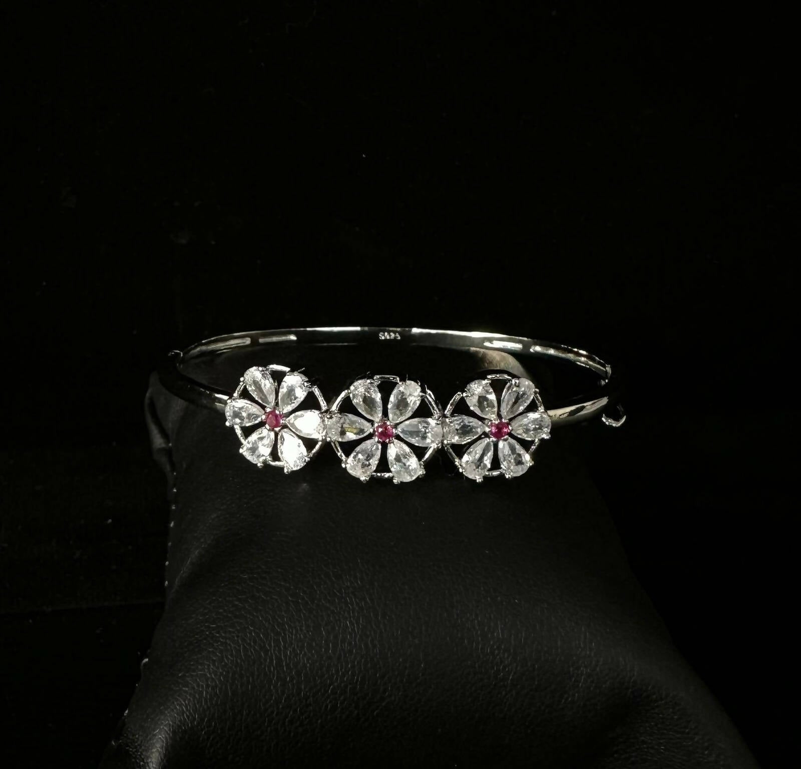 925 Silver Solitaire Bracelet Sarafa Bazar India