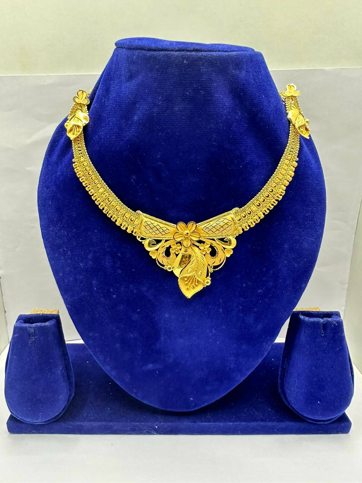 Gold Necklace Sarafa Bazar India