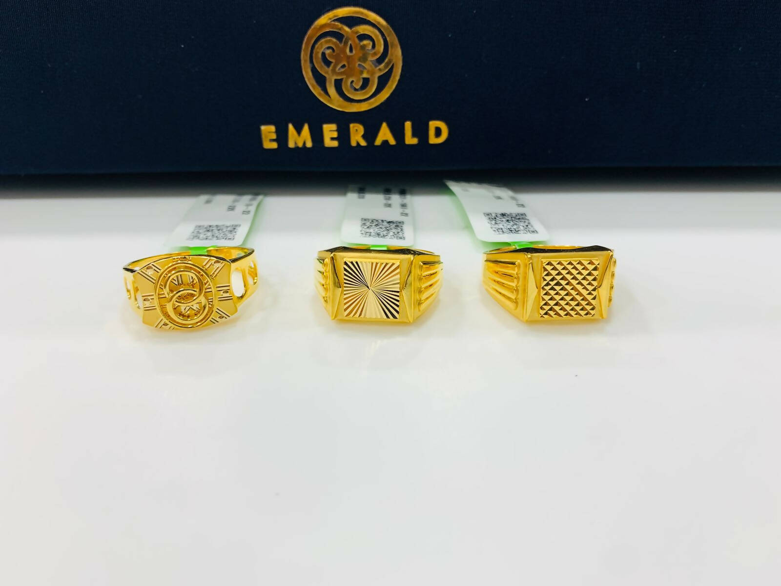 18kt Emerald Casting Gents Rings Sarafa Bazar India