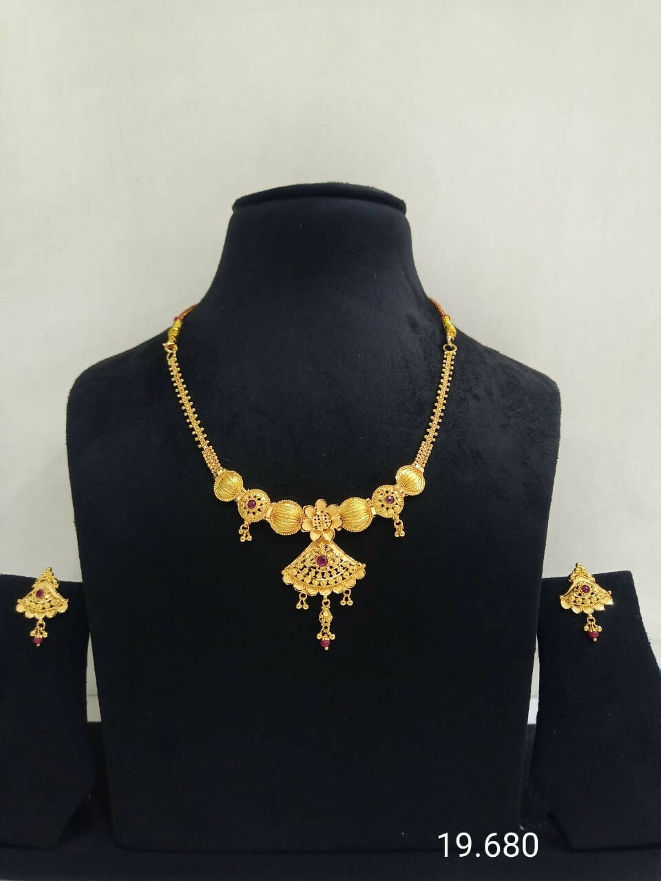 Gold Necklace Sarafa Bazar India