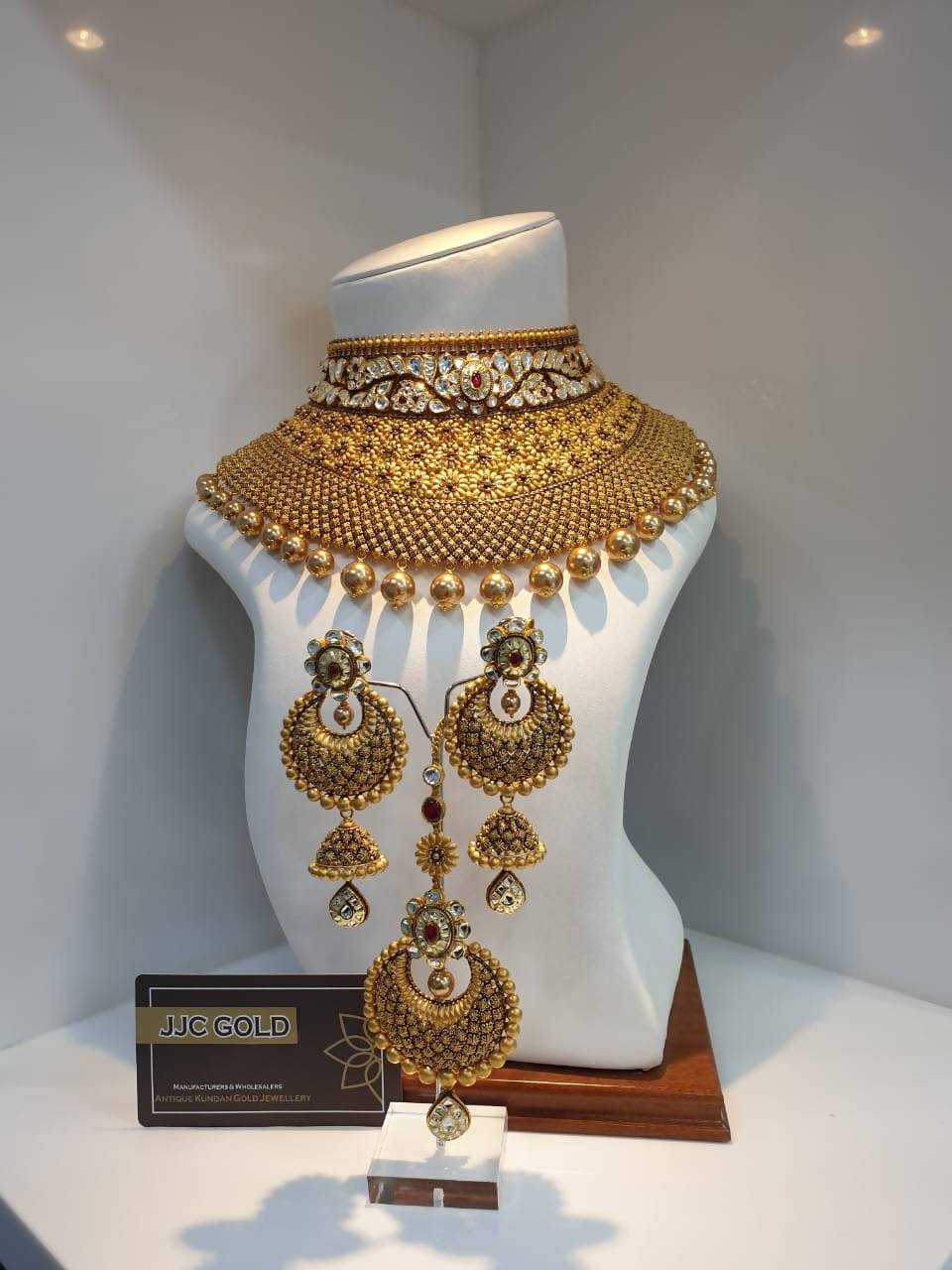 Antique Necklace with Earrings and Maang Tikka Sarafa Bazar