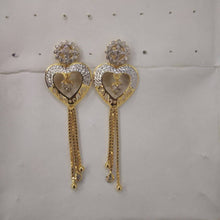 Hanging Sarafa Bazar