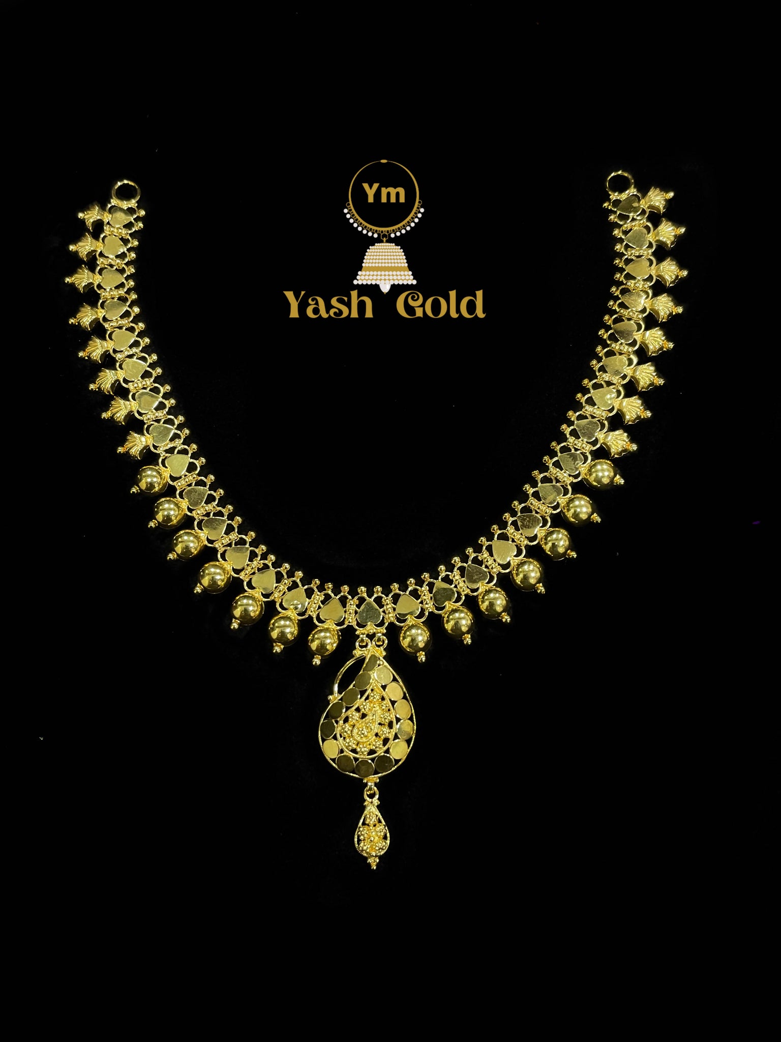 Gold necklace Sarafa Bazar India