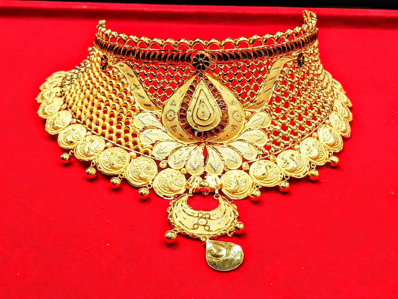 Gold Choker Sarafa Bazar India