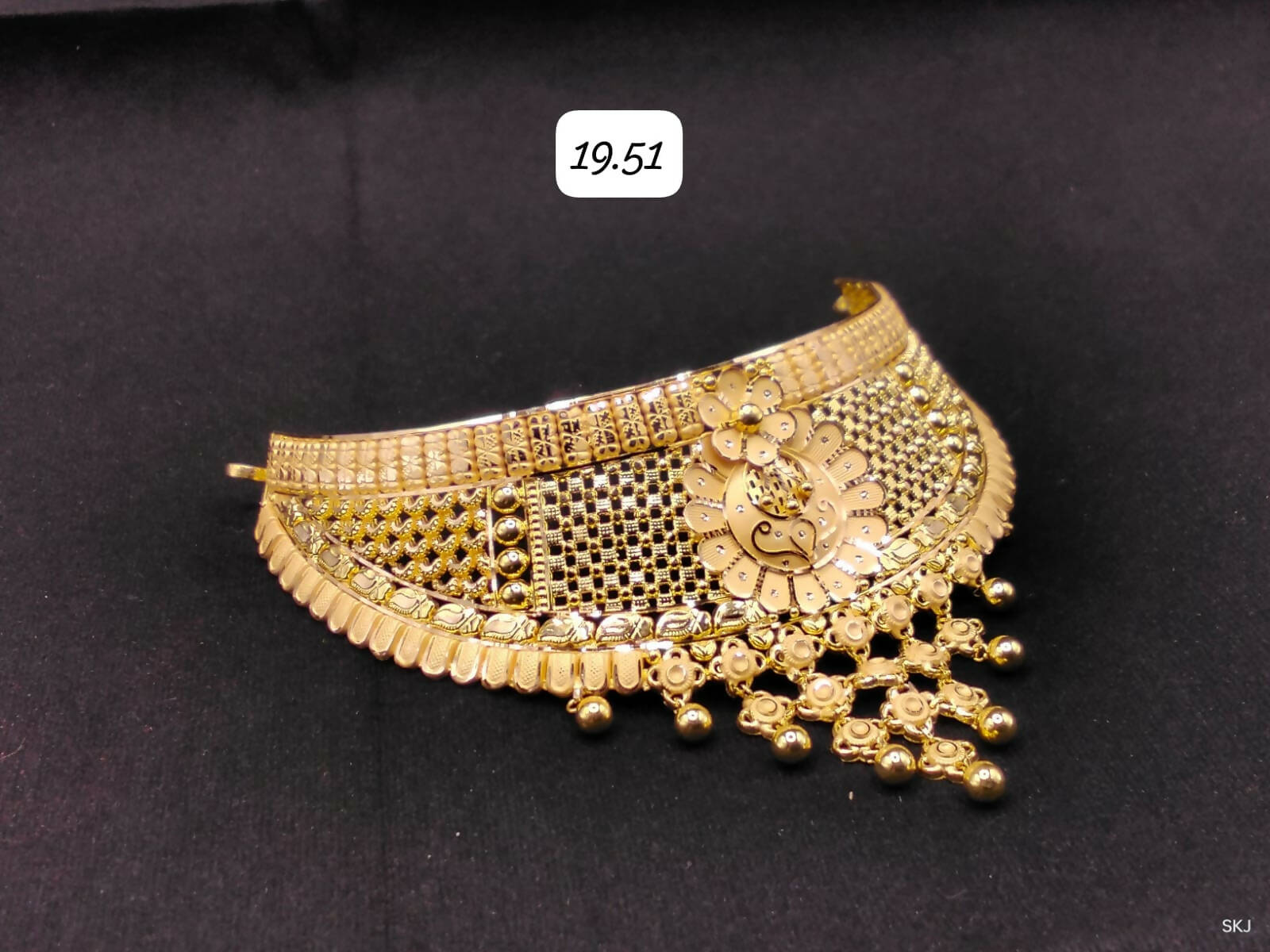 Gold Choker Sarafa Bazar India