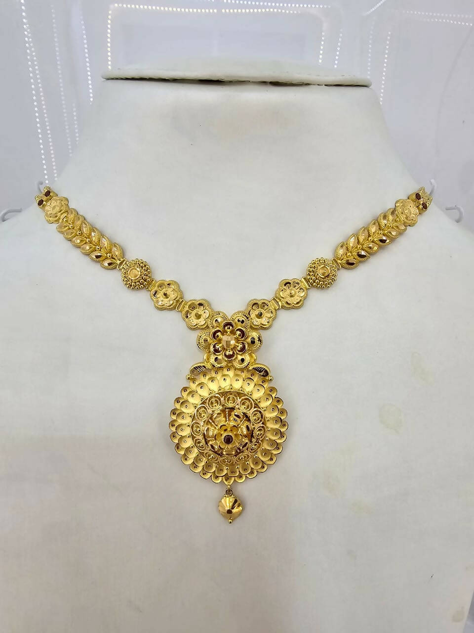 Gold Necklace Sarafa Bazar India