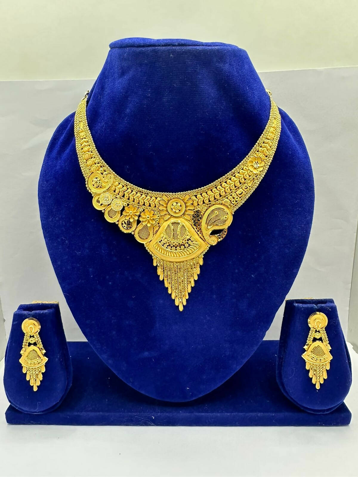 Gold Necklace Sarafa Bazar India