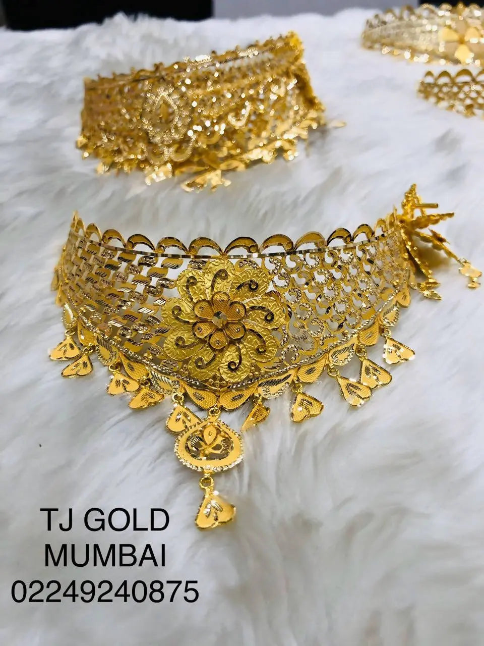 Gold Choker Sarafa Bazar India