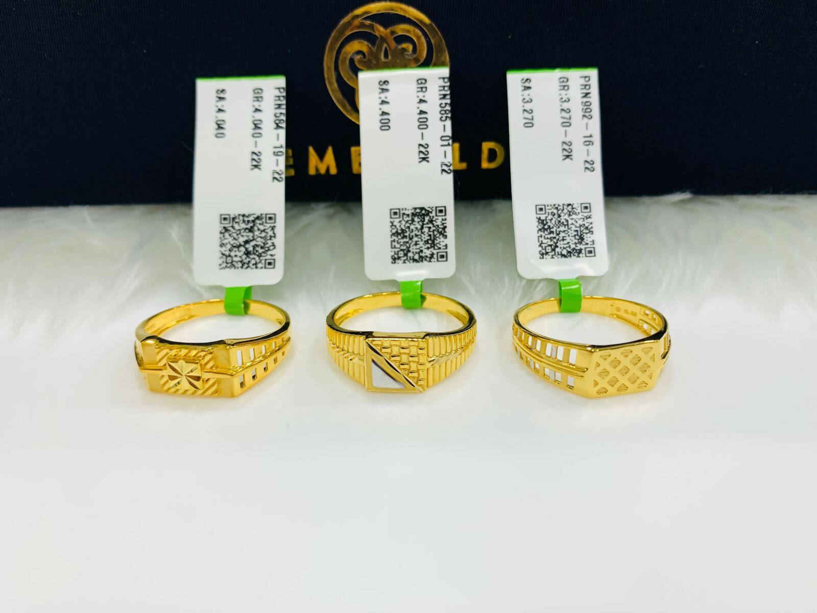 18kt Emerald Casting Gents Rings Sarafa Bazar India