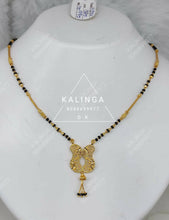 Gold Mangalsutra Sarafa Bazar India