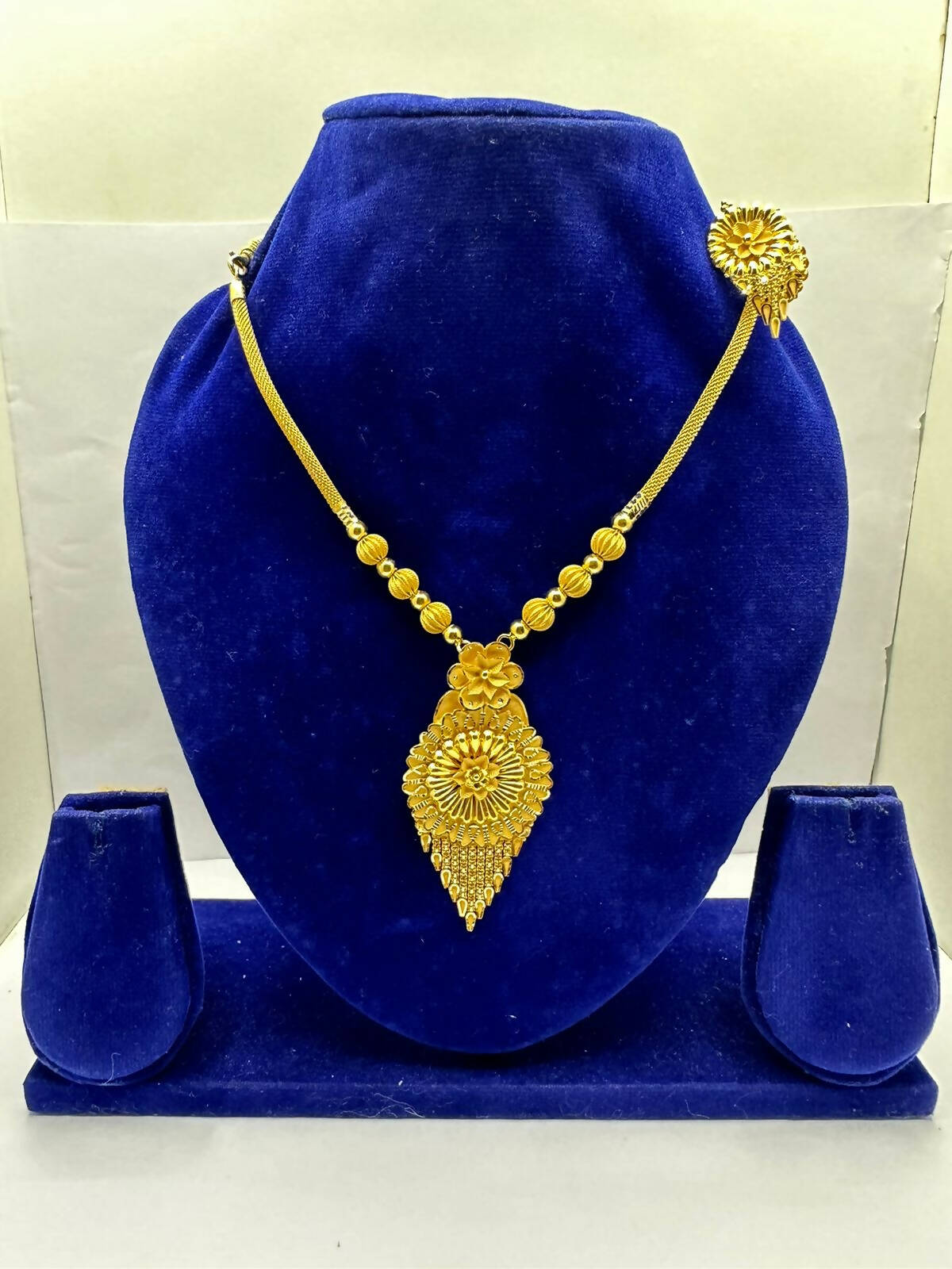 Gold Necklace Sarafa Bazar India