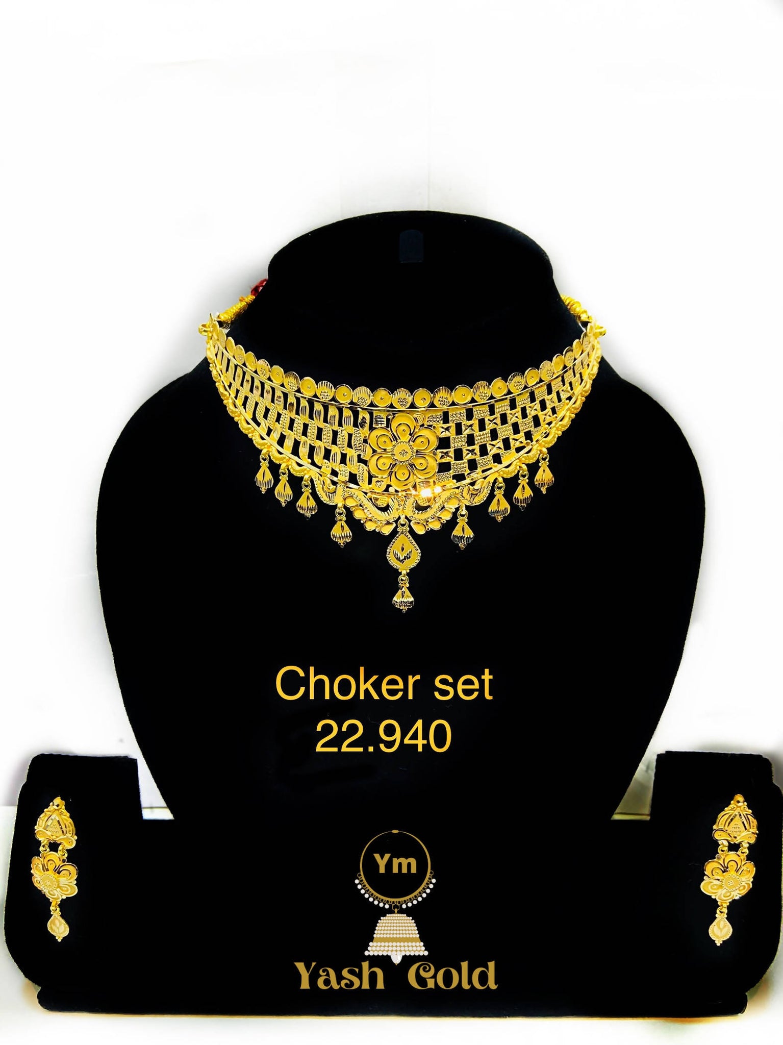 Gold choker Sarafa Bazar India