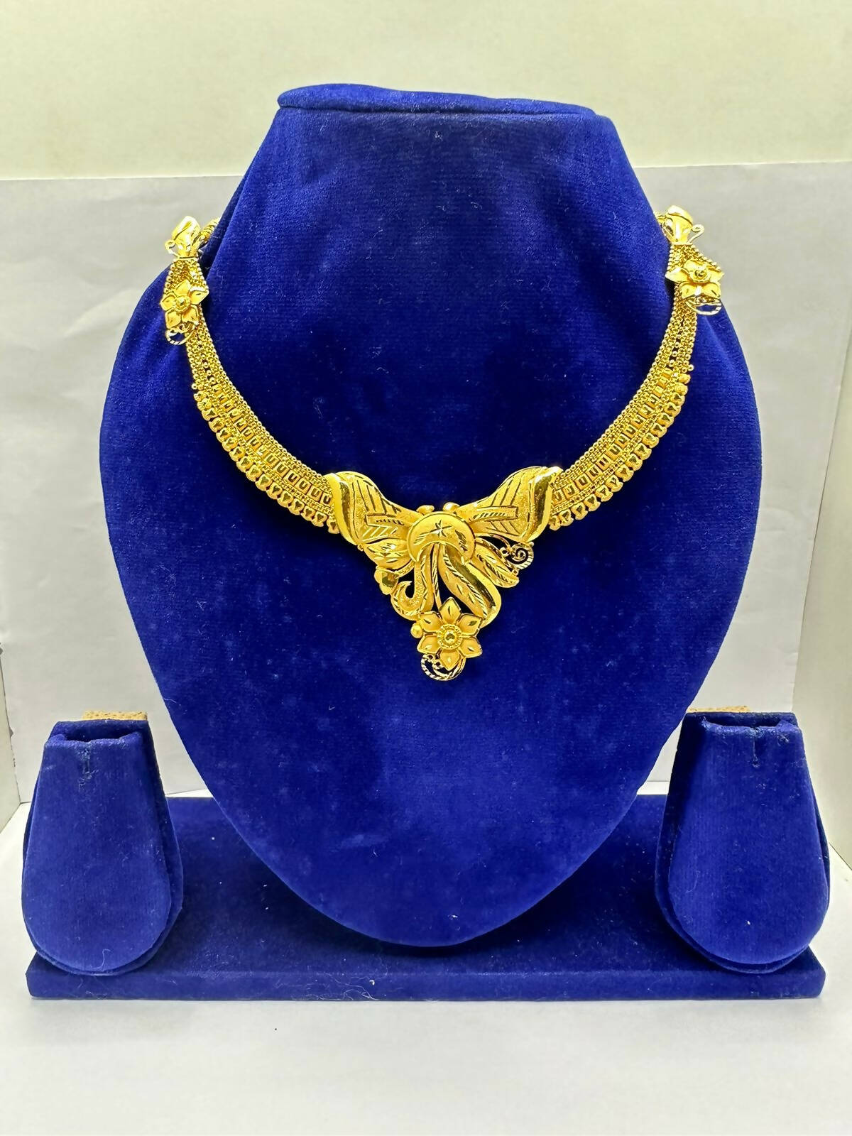 Gold Necklace Sarafa Bazar India