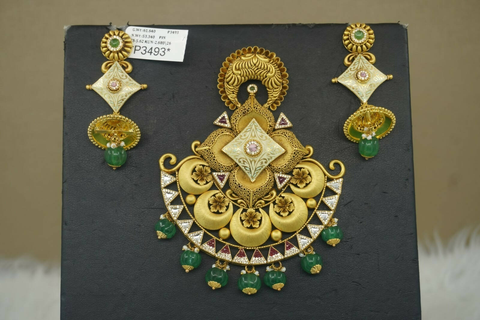 Kundan Antique Pendant Set Sarafa Bazar India