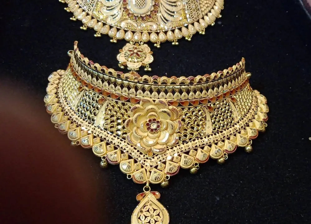 Gold Choker Sarafa Bazar India