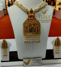 Antique temple pendal set Sarafa Bazar India