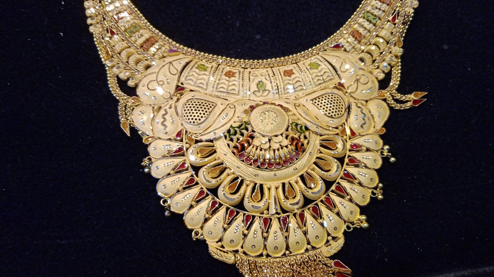 Gold Necklace Sarafa Bazar India